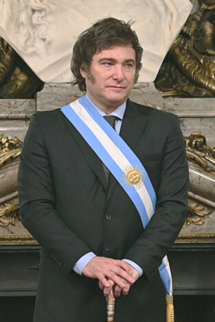 Javier Milei se consolidó como un líder carismático y disruptivo, representando un modelo político y económico ultraliberal en Argentina