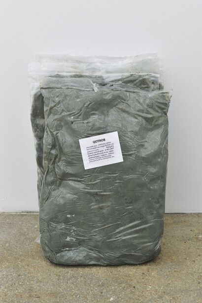 Bruno Botella, Qotrob, 2012 qotrob, sacchetto di polipropilene / qotrob, polypropylene bag, 39×26×1,5 cm