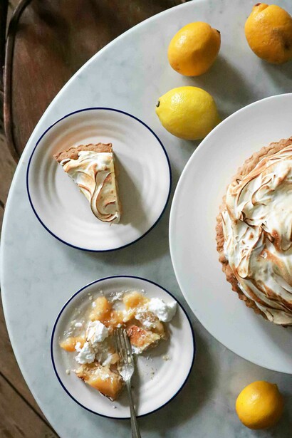 Descubra os segredos do merengue francês: aprenda a preparar suspiros e pavlovas com essa receita clássica da confeitaria