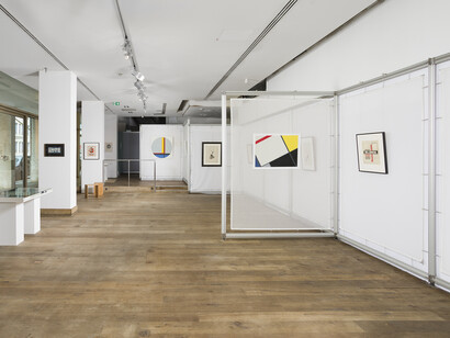 Various artists, The “schmelz” and the new Frankfurt, exhibition view. Courtesy of Edition & Galerie Hoffmann