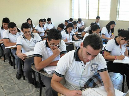 Estudiantes en un aula
