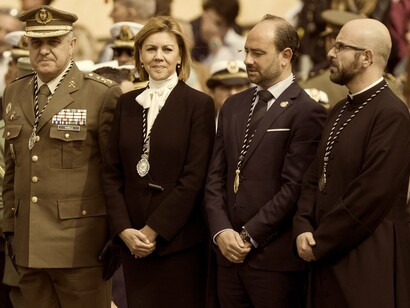 La ministra María Dolores de Cospedal, de procesión