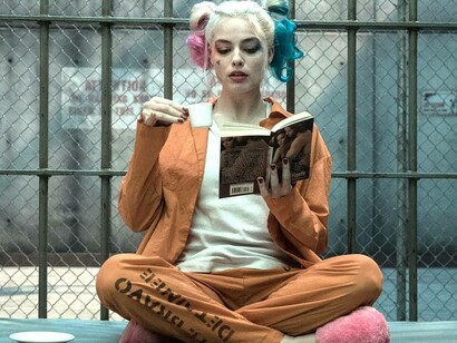 Harley Quinn played by Margot Robbie where she's looking balanced despite being unbalanced