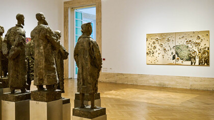 Varios artistas, 2025 East and west: Diálogo internacional – De Shangai a Roma, vista de exhibición. Cortesía de la Galería Nacional de Arte Moderno y Contemporáneo