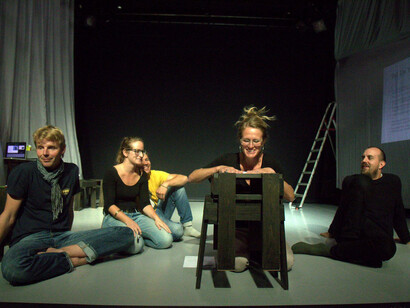 Actuaciones durante el viaje. Foto: Meeting the Odyssey