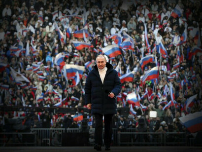 Vladimir Putin poco prima di iniziare una manifestazione politica a Mosca, in Russia