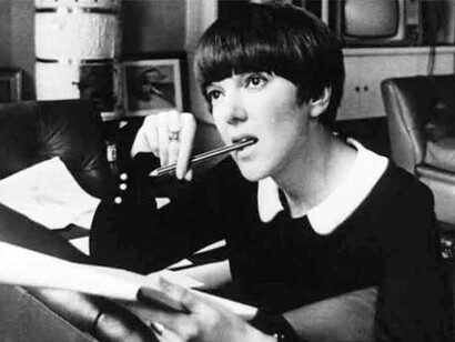 Mary Quant (1930-2023), dentro de su casa en Draycott Place, Chelsea. Fotografía: Arthur Steel