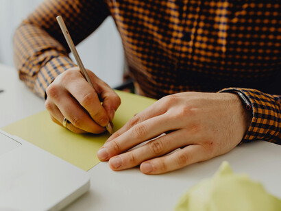 Saiba como evitar o uso excessivo de ferramentas de IA e assuma a autoria de seu texto com confiança