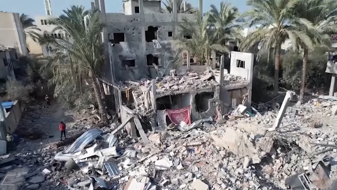 Deir al-Balah: retrato de la modernidad, un dron muestra las consecuencias del ataque aéreo