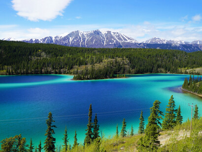 Montañas en Yukón, Canadá. Desde la Selva Amazónica hasta el norte helado de Canadá, la riqueza natural americana alberga ecosistemas únicos en el planeta