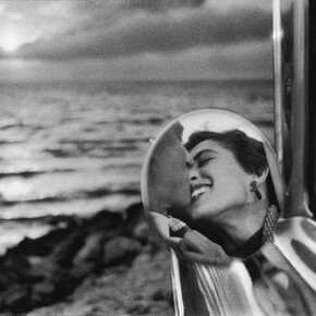 Elliott Erwitt, Santa Monica, California, 1955 ©Elliott Erwitt/Courtesy of Edwynn Houk Gallery