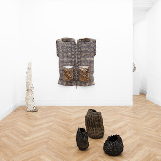 Various artists, Metamorphosis: on clay, exhibition view. Courtesy of Huxley-Parlour Gallery
