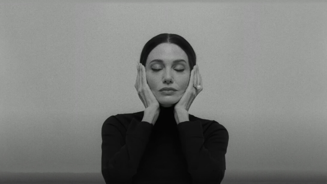 "Maria" è il capitolo conclusivo della trilogia di Pablo Larraín dedicata a icone femminili del XX secolo, dopo "Jackie" e "Spencer". Angelina Jolie in una scena del film