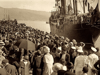 Despedida de emigrantes en el puerto de Vigo (1915)