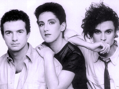 Mecano fue un grupo español de música pop, activo entre 1981 y 1992