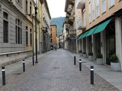 Questo virus ci ha condannato a stare soli, separati dagli altri