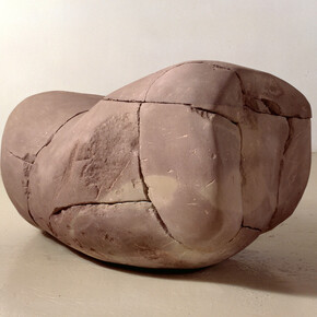 Hubert Duprat, Cassé-collé, 1992, Grès rose, 65 x 70 x 115 cm, Centre national des arts plastiques, FNAC 93628 © Adagp, Paris / CNAP / photo : Frédéric Delpech