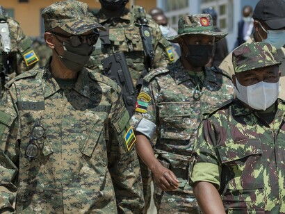 Militares moçambicanos. Foi notória a falta de comprometimento com a causa da nação por parte da polícia ao abrirem fogo usando balas verdadeiras para dispersar as manifestações que ocorrem até este momento em todo território nacional, como forma de contestar os resultados eleitorais das  recentes eleições legislativas em Moçambique que traduziram numa guerra  não declarada entre a policia do partido no poder e as massas indefesas que viram seus familiares serem mortos e feridos com as balas da policia que de forma inconsequente e criminal abriu fogo contra as massas, caso para dizer que tratou-se de “genocídio” tudo isto com intuito de ajudar o partido no poder a perpetuar o seu imperialismo colonial sobre uma sociedade escolarizada e bem analítica