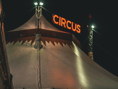 Tendone da circo visto da fuori