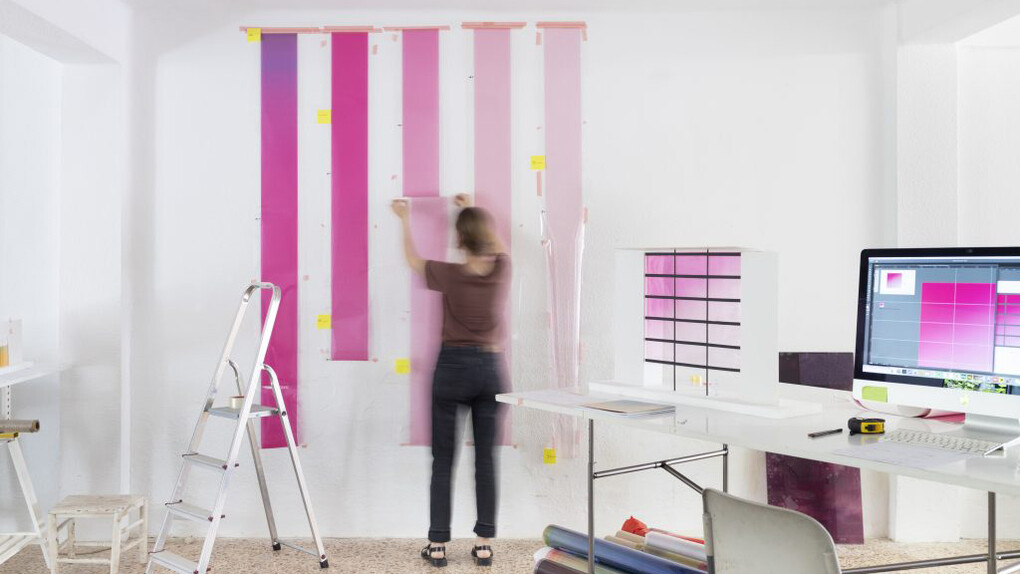Inma Femenía en su estudio. Cortesía del Institut Valencià d’Art Modern. Foto por Cristina Caballero