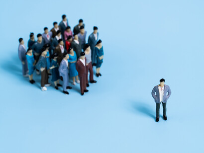 Cada cual ha de encontrar su sentido existencial. Estamos eligiendo a cada instante. Pero esas elecciones han de tener un «norte»