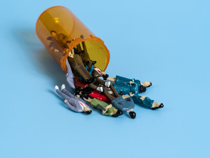 Con un consumo del 99% de hidrocodona y el 81% de oxicodona a nivel global, EEUU se encuentra sumergida en una adicción desmedida. 