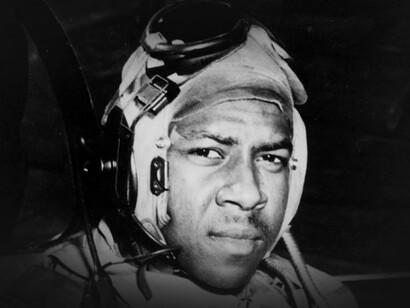 Jesse LeRoy Brown (1926-1950) fue el primer oficial de marina caído en combate en la guerra de Corea, por lo que recibió la condecoración Corazón Púrpura a título póstumo