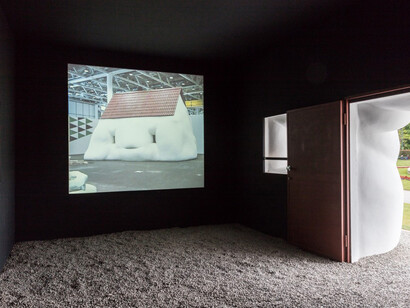 Erwin Wurm. Courtesy of Belvedere Museum