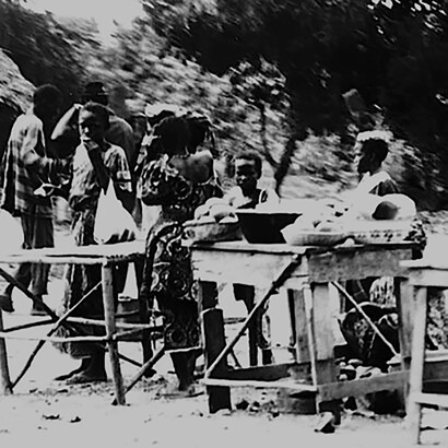 Street vendors © Alma Reyes