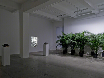 Marcel Broodthaers and James Lee Byars. Courtesy of Marian Goodman Gallery