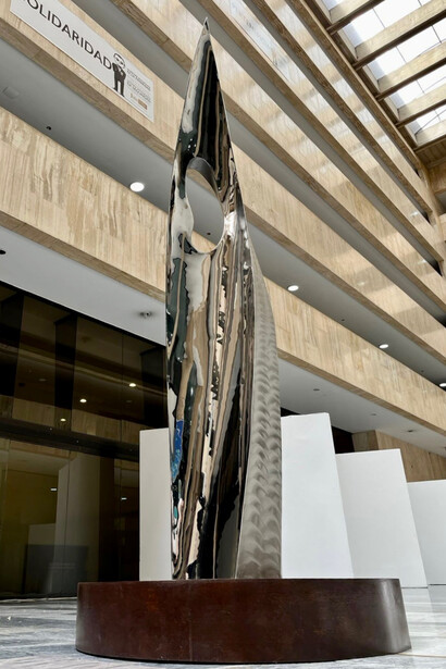 Santiago Medina, Resilience, monumental sculpture at Congress Capitol Building in Bogota, Colombia. Courtesy of Trimper Gallery