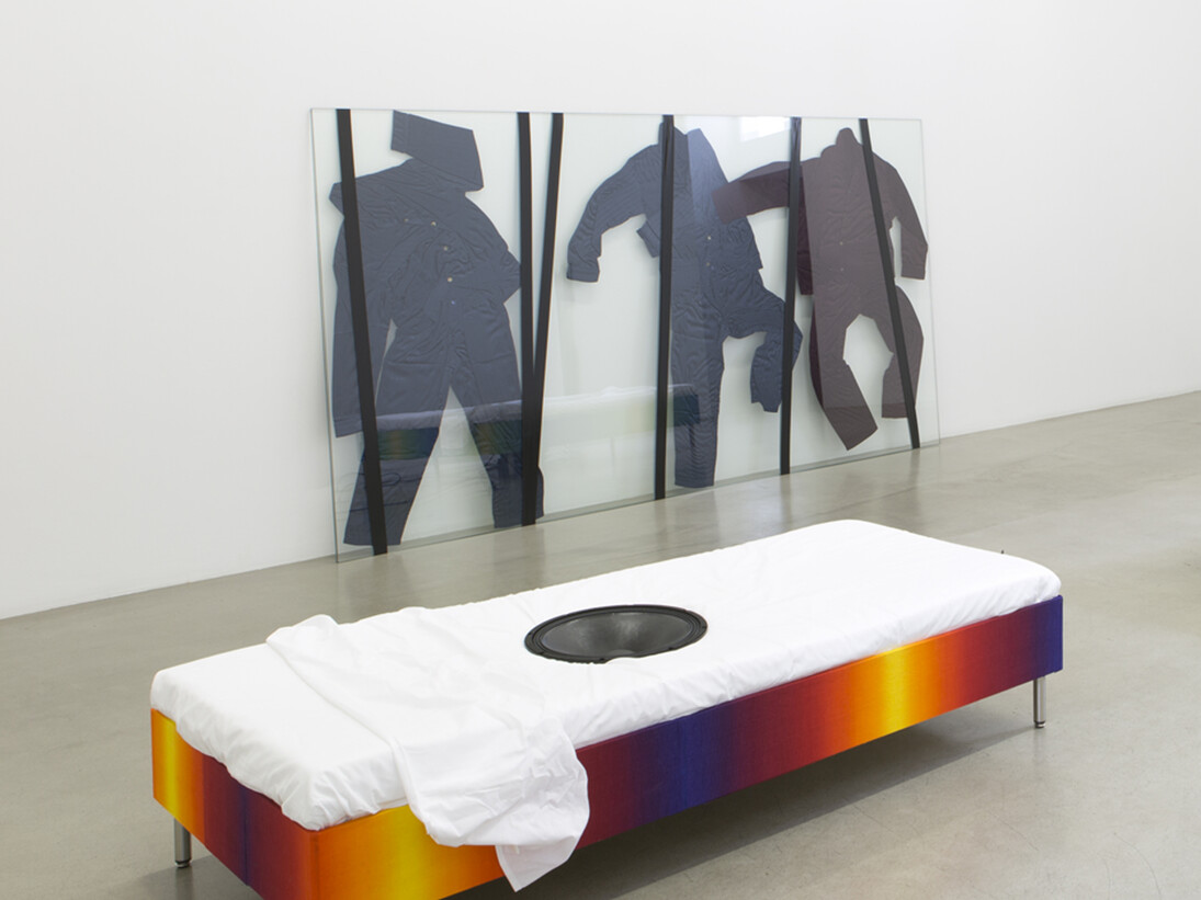 Lili Reynaud-Dewar, Vivre avec ça ?!, 2014. Installation view: “Vivre avec ça ?!,” kamel mennour, Paris. Courtesy the artist and kamel mennour, Paris. Photo: Fabrice Seixas