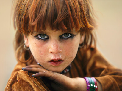 Niña del pueblo pastún, etnia mayoritaria en Afganistán