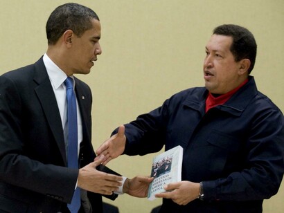 Obama saluda a Hugo Chávez