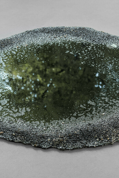 Marlie Mul
Puddle (Black, Gum), 2013 sand, stones, resin 80 x 85 cm 31 1/2 x 33 MAM13S1
Courtesy: Marlie Mul, Praz-Delavallade Paris/Los Angeles