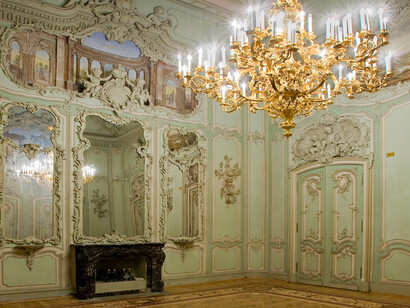 Empress Maria Alexandrovna in the Winter Palace, Exhibition view. Courtesy of The State Hermitage Museum