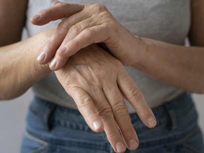 Arthritis often begins subtly, with stiffness and pain in the hands disrupting daily life