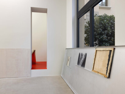 Thea Djordjadze, Back facing front, veduta della mostra. Per gentile concessione di Kaufmann Repetto