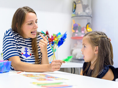 Un danno neurologico all’emisfero sinistro provoca deficit sia a livello motorio che cognitivo