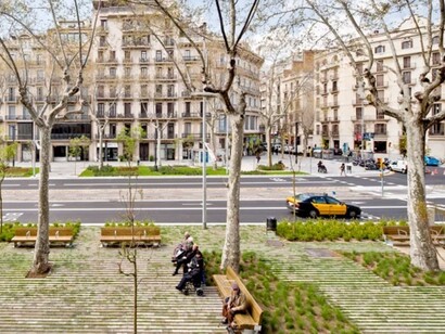 Barcelona. Vista desde uno de los laterales del Passeig de Sant Joan.