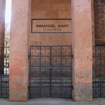 Mausoleo de Immanuel Kant, construido por el arquitecto Friedrich Lahrs en Kaliningrado, Rusia