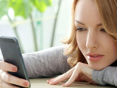 Disfrutando con el teléfono móvil