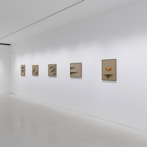 Ed Ruscha, Says I, to myself, says I, exhibition view. Courtesy of Gagosian 