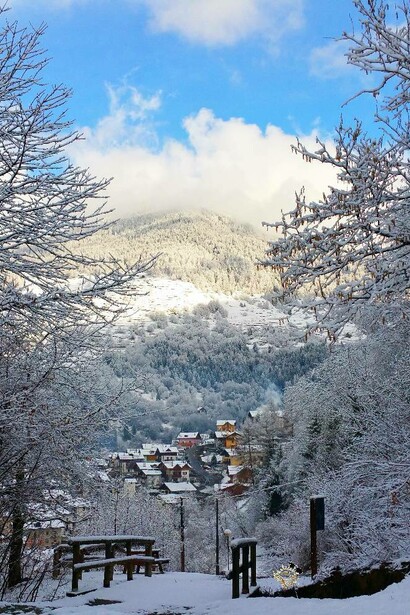 Il paese di Cogolo innevato, Pejo, Trentino-Alto Adige, Italia. Foto di Walter Maria Calarco