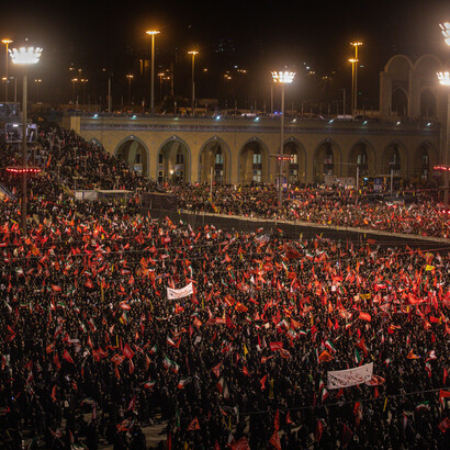 Millones de personas participaron en las ceremonias fúnebres celebradas en Teherán, Qom y Mashhad, en una de las mayores movilizaciones de la historia reciente de Irán