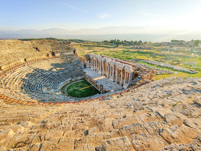 Los antiguos griegos dividían claramente el mundo social en dos esferas