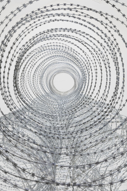 View of the exhibition Gianni Motti “Draft” Galerie Perrotin Paris from October 22 to December 19, 2015. “Draft”, 2015, razor barbed wire, Photo: Claire Dorn, Courtesy Galerie Perrotin
