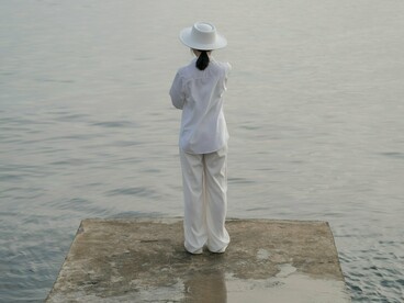 Quando eu completei dezoito anos os trinta pareciam distantes. E eu tinha certeza que a minha vida estaria resolvida e não precisaria mais me preocupar com muitas coisas