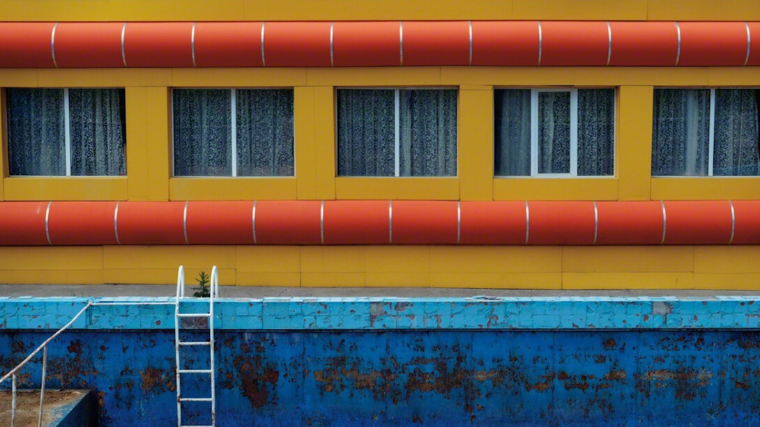 David Kutz, Retro #7366; Water Park, Chimgan, Uzbekistan; May 2014. Courtesy of Soho Photo Gallery