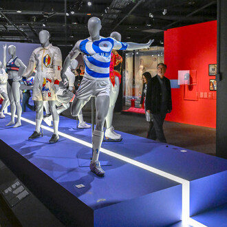 Mode und sport, ausstellungsansicht. Mit freundlicher genehmigung des Olympischen Museums